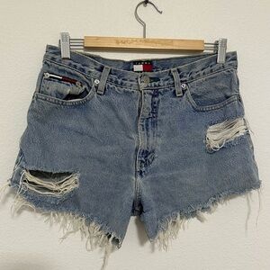 Tommy Hilfiger Vintage Distressed Cut Off Denim Shorts Light Wash Size 31 Waist